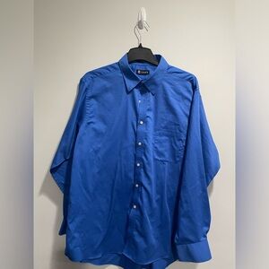 {CHAPS} WRINKLE FREE button down shirt men's size: 
17-17.5    34/35